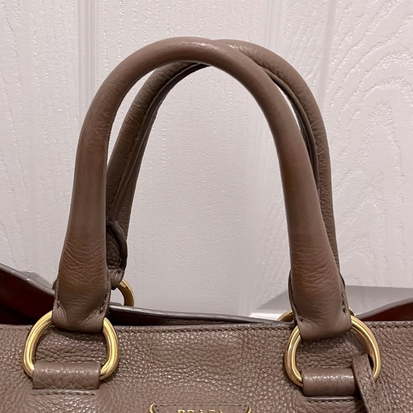 Authentic Prada Leather Tote Bag with Flaws - Picture 5 of 15